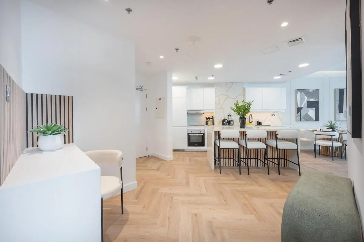 Exquisite 2-Bedrooms At The Torch Tower In Dubai Marina Near The Beach!